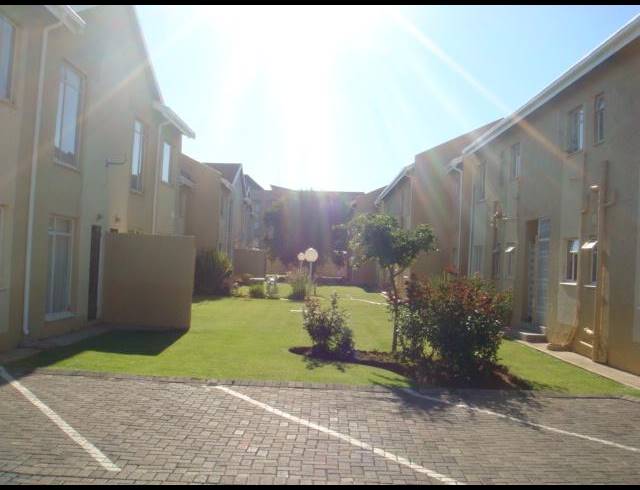 2 BEDROOM PROPERTY TO RENT IN KANNONIERS PARK